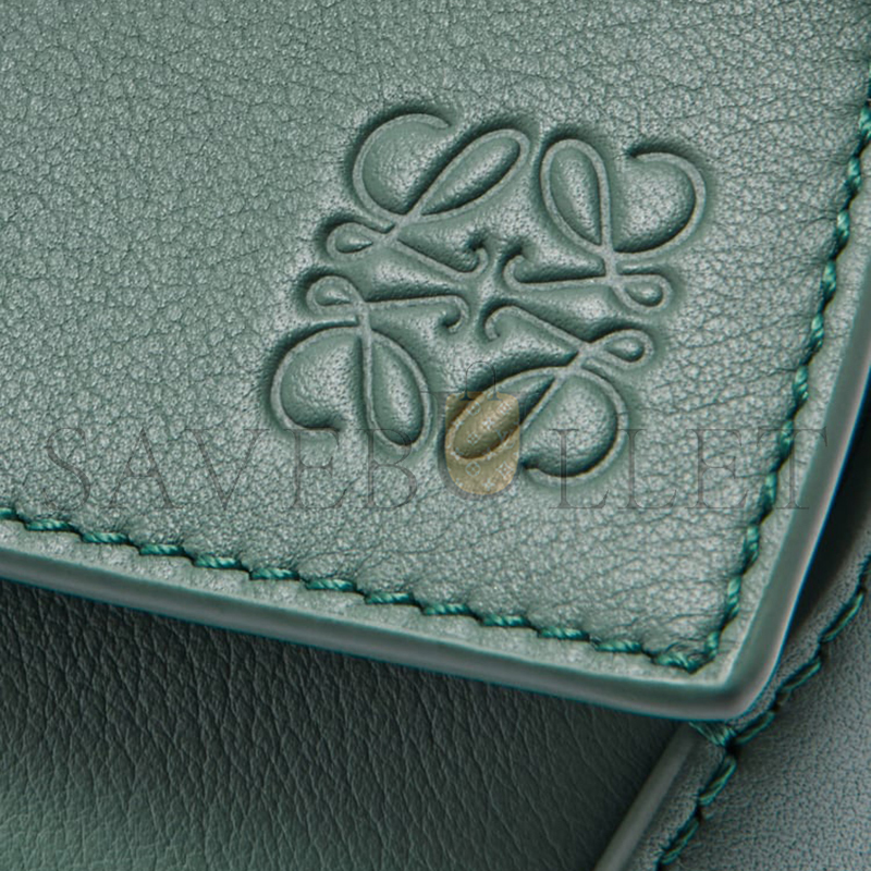 LOEWE SMALL PUZZLE EDGE BAG IN CLASSIC CALFSKIN A510P60X41-325 (24*16.5*10.5cm) LOEWE SMALL PUZZLE EDGE BAG IN CLASSIC CALFSKIN A510P60X41-325 (24*16.5*10.5cm)