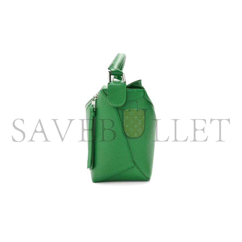 LOEWE SMALL PUZZLE EDGE BAG IN SOFT GRAINED CALFSKIN A510P60X77-4748 (24*16.5*10.5cm) LOEWE SMALL PUZZLE EDGE BAG IN SOFT GRAINED CALFSKIN A510P60X77-4748 (24*16.5*10.5cm)