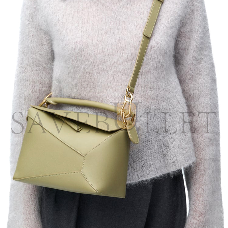 LOEWE SMALL PUZZLE EDGE BAG IN CLASSIC CALFSKIN A510P60X41-4787 (24*16.5*10.5cm) LOEWE SMALL PUZZLE EDGE BAG IN CLASSIC CALFSKIN A510P60X41-4787 (24*16.5*10.5cm)